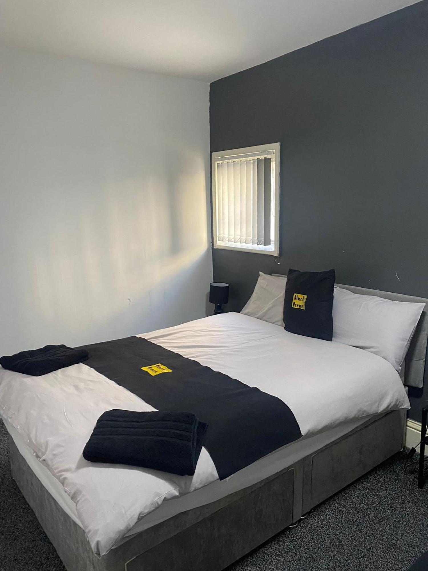 Black Ocean Holiday Apartments Blackpool Exterior photo